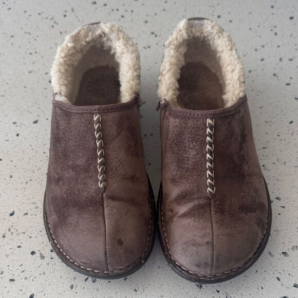 UGG Australia Bettey 1757 Brown Suede Slip-On Clogs Loafers Shoes Casual Size 9 - Picture 1 of 13